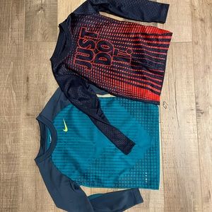 Nike long sleeve T-shirts